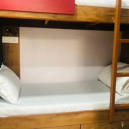 Everest Stays Rooms And Dormitory Bombay Exterior foto