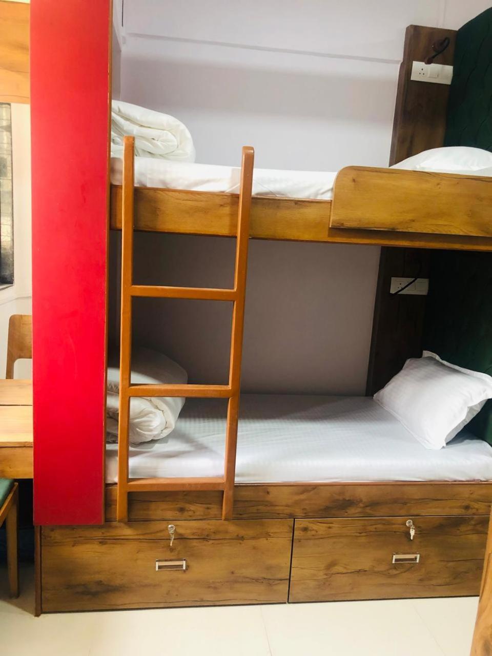 Everest Stays Rooms And Dormitory Bombay Exterior foto