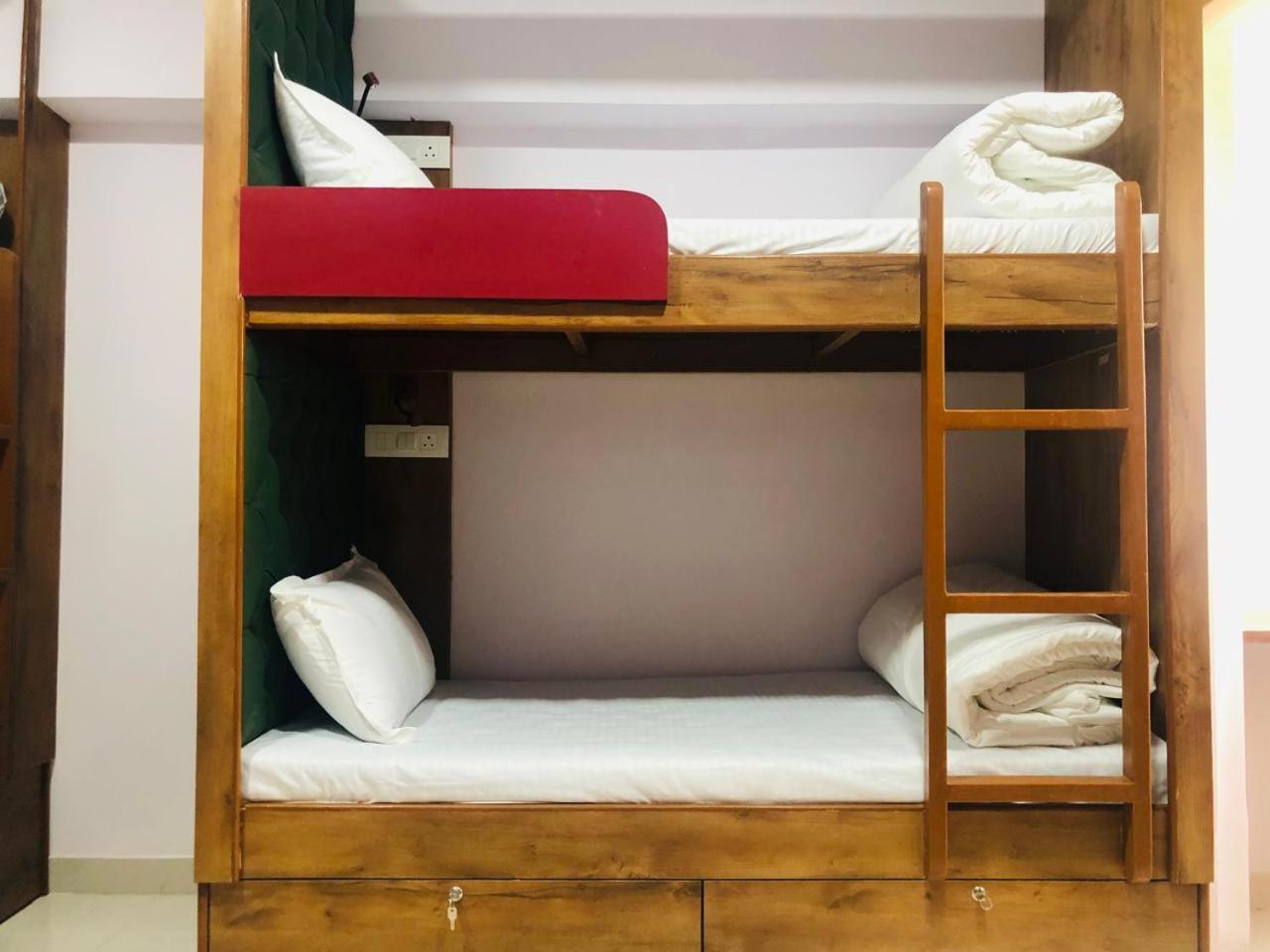 Everest Stays Rooms And Dormitory Bombay Exterior foto